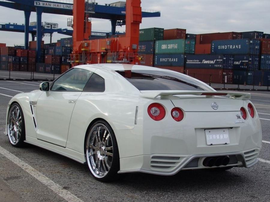  Nissan GT-R by Branew 2008 года  (фото 4 из 4)